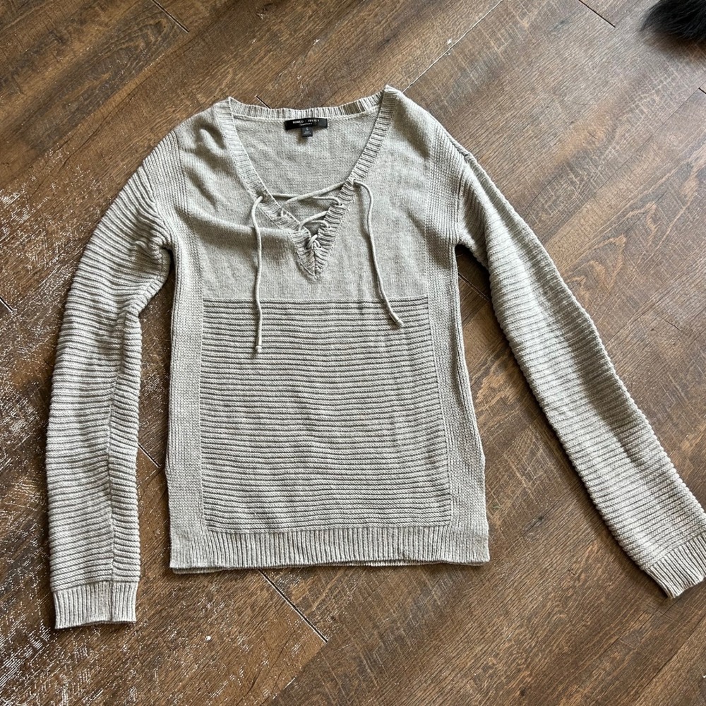 Romeo & Juliet Couture Gray Lace Up Ribbed Knit Sweater Small Y2K